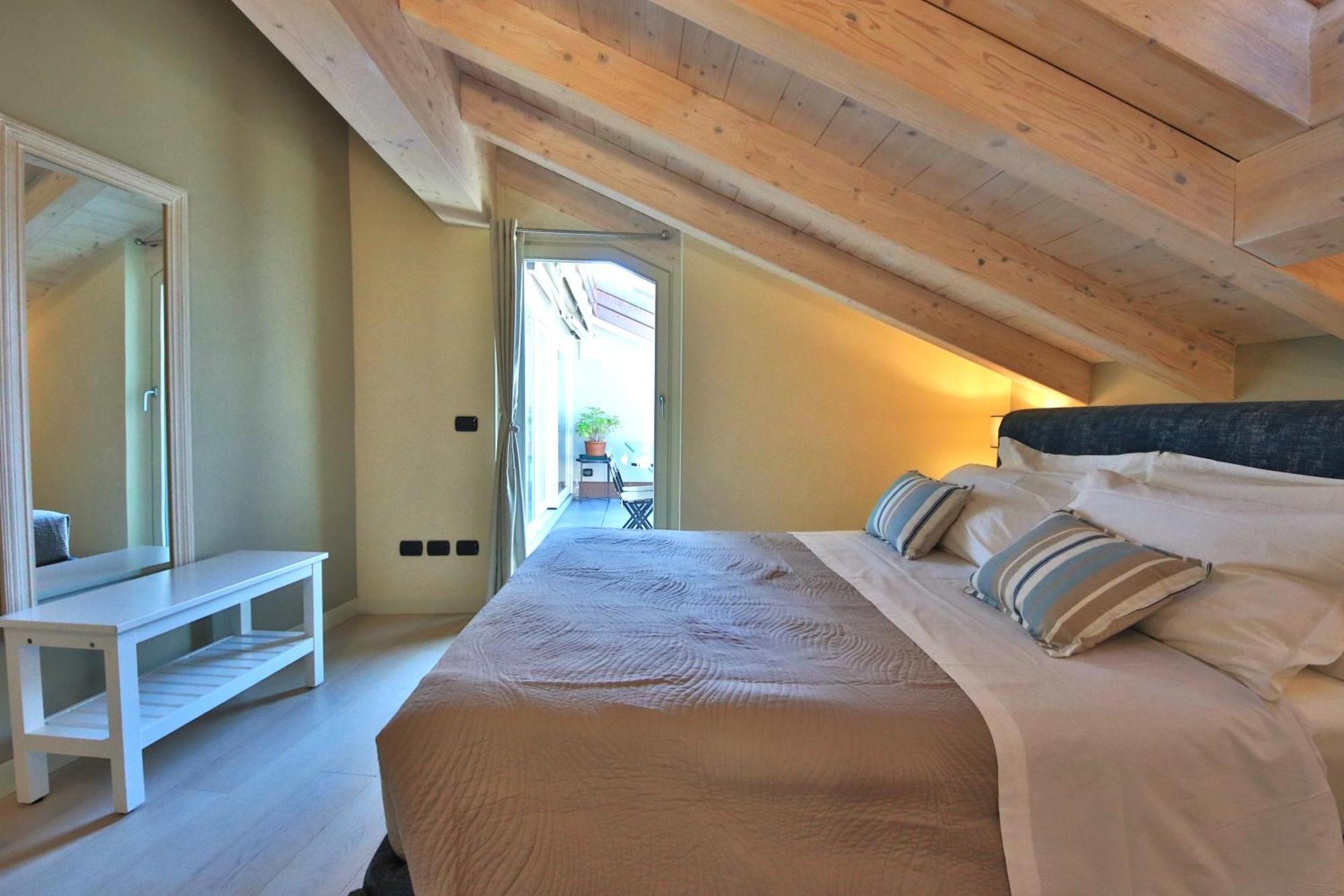 Liszt Attic By Klabhouse Apartment เบลลาโจ ภายนอก รูปภาพ