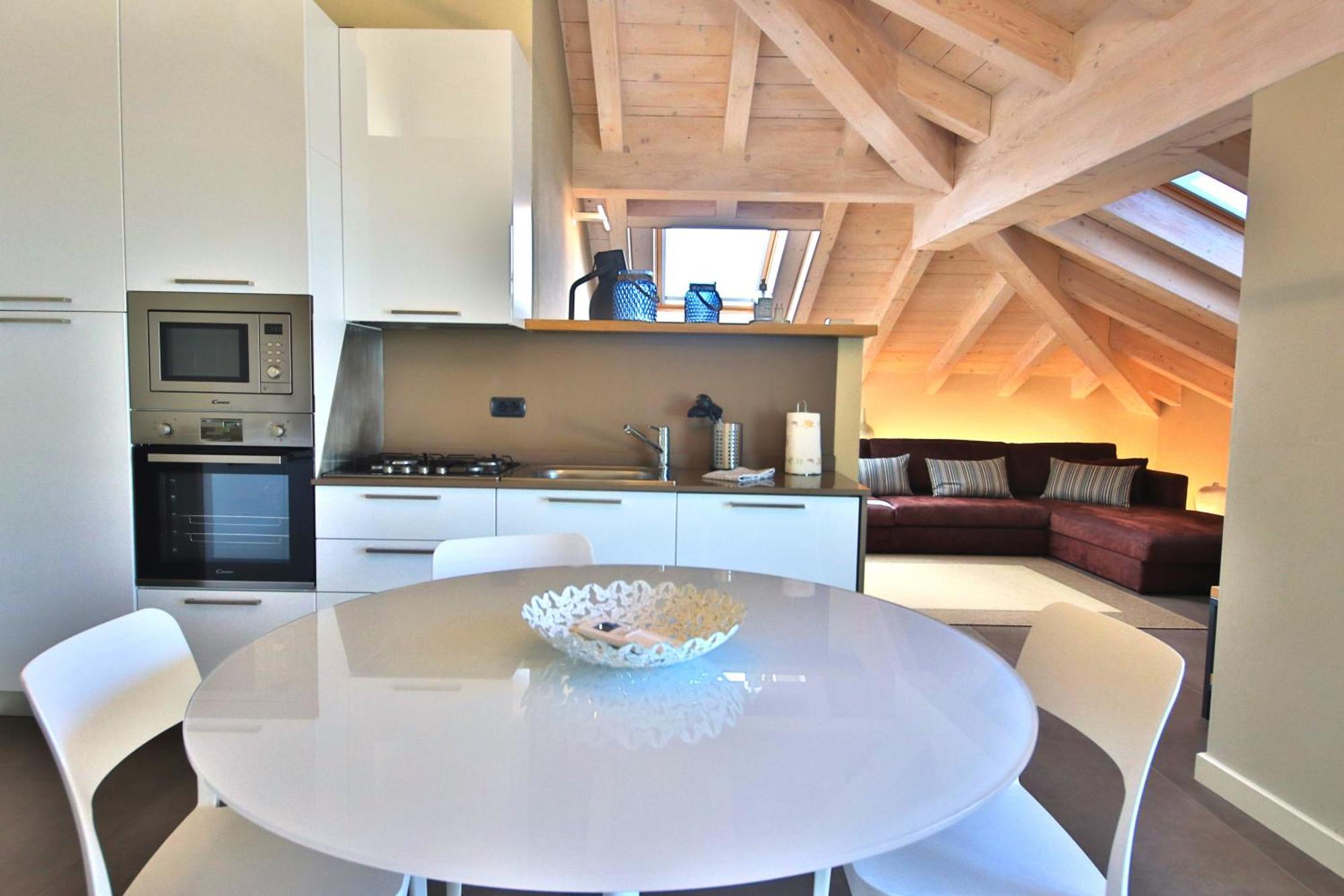 Liszt Attic By Klabhouse Apartment เบลลาโจ ภายนอก รูปภาพ