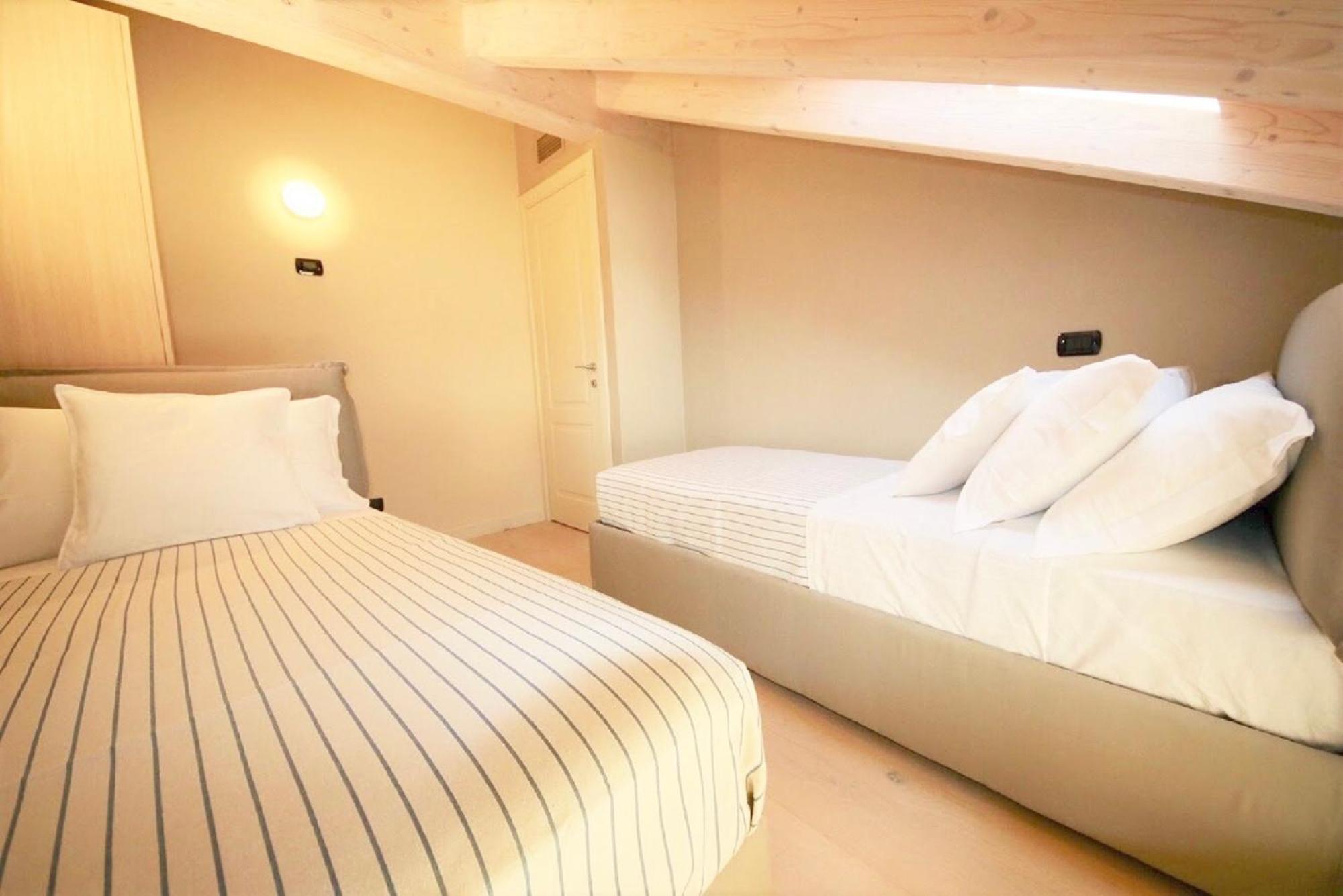 Liszt Attic By Klabhouse Apartment เบลลาโจ ภายนอก รูปภาพ